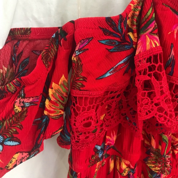 NWOT off the shoulder/cold shoulder maxi dress - Picture 2 of 3